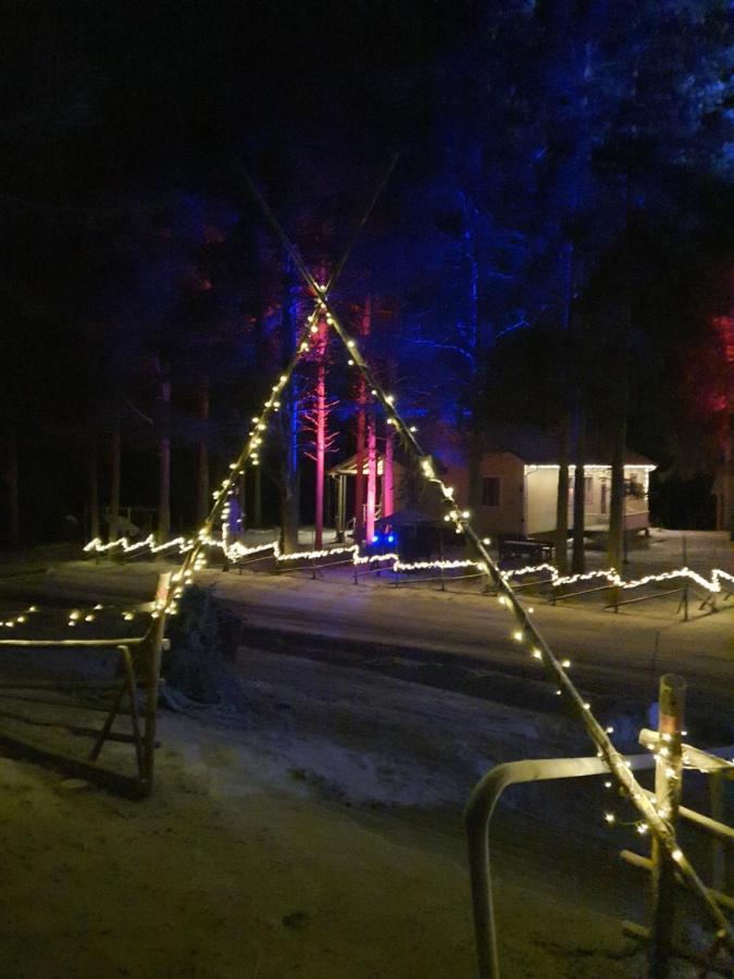 Majatalo Oravanpesae Lampsijärvi Exterior foto